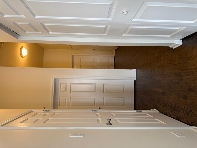 Building Photo - 949 N Willard Ct