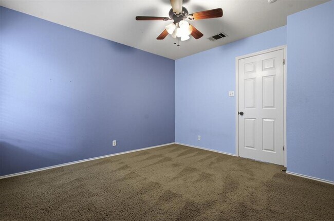 Building Photo - 1806 Carriage Hills Trail