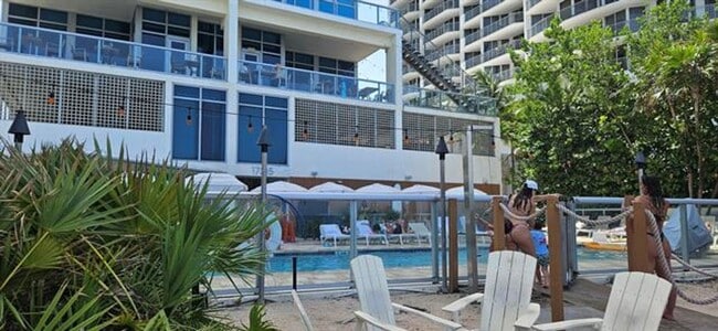 Building Photo - 200 Sunny Isles Blvd