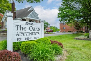Building Photo - Oaks Apartments