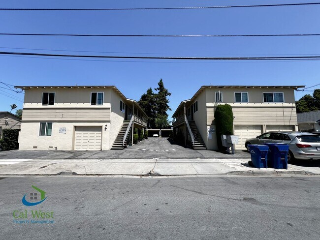 Building Photo - $2,195 - Cozy 1/1 located near the Rose Garden