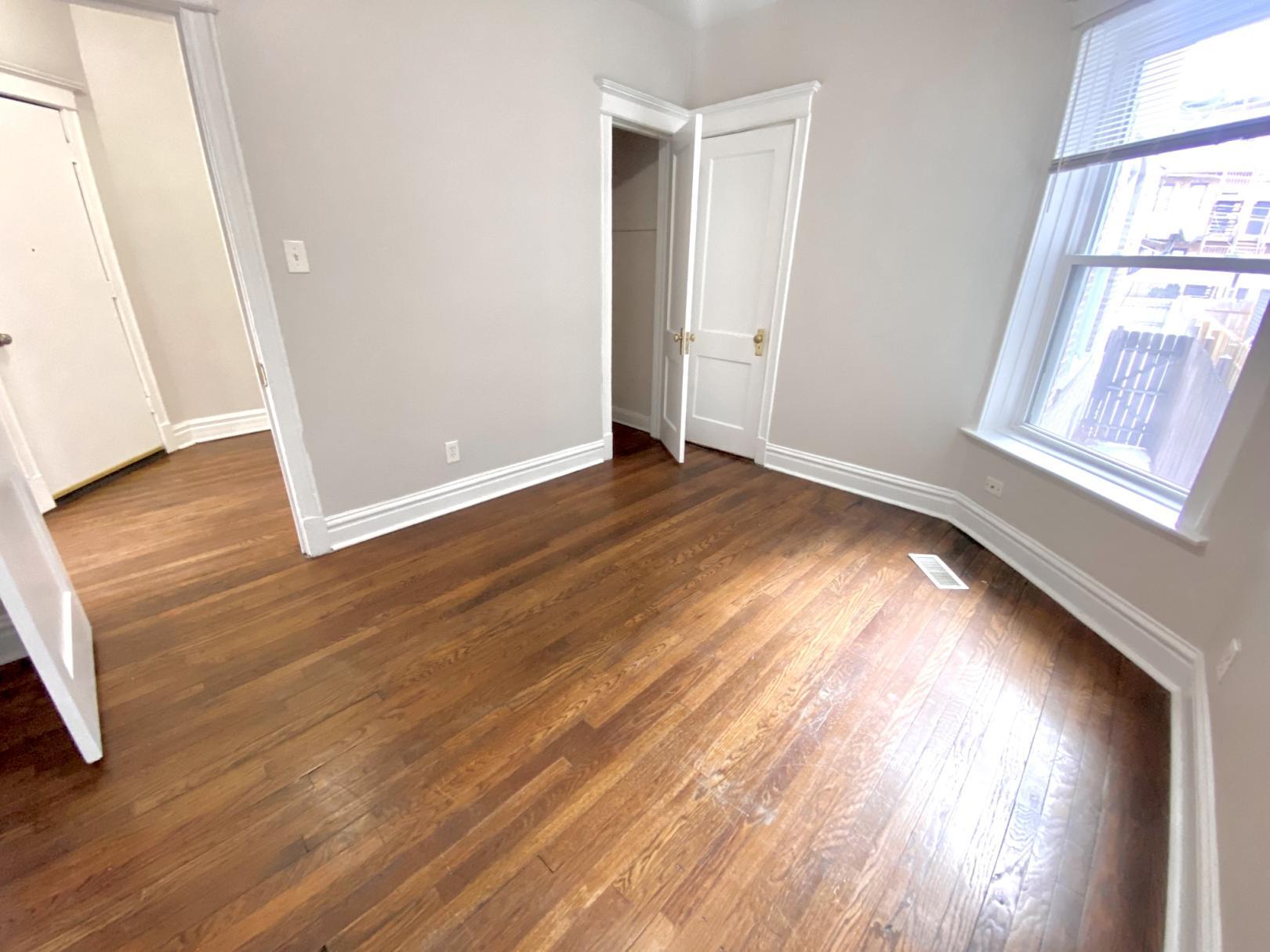 Building Photo - 4013 S Calumet Ave