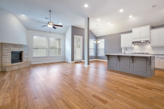 Building Photo - 1117 9th St