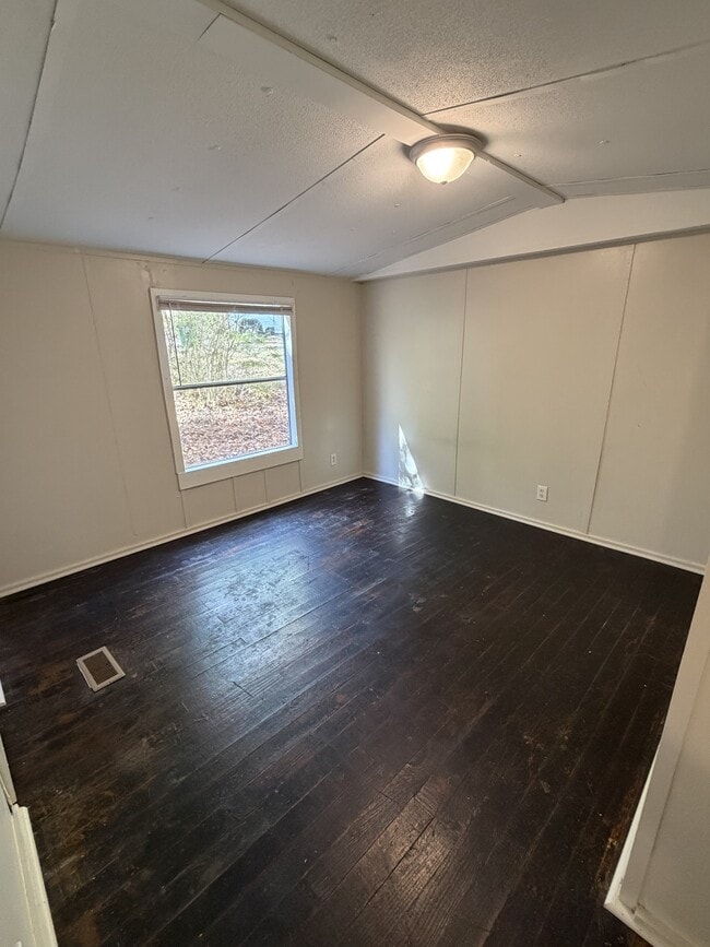 Building Photo - 61 Platinum Dr