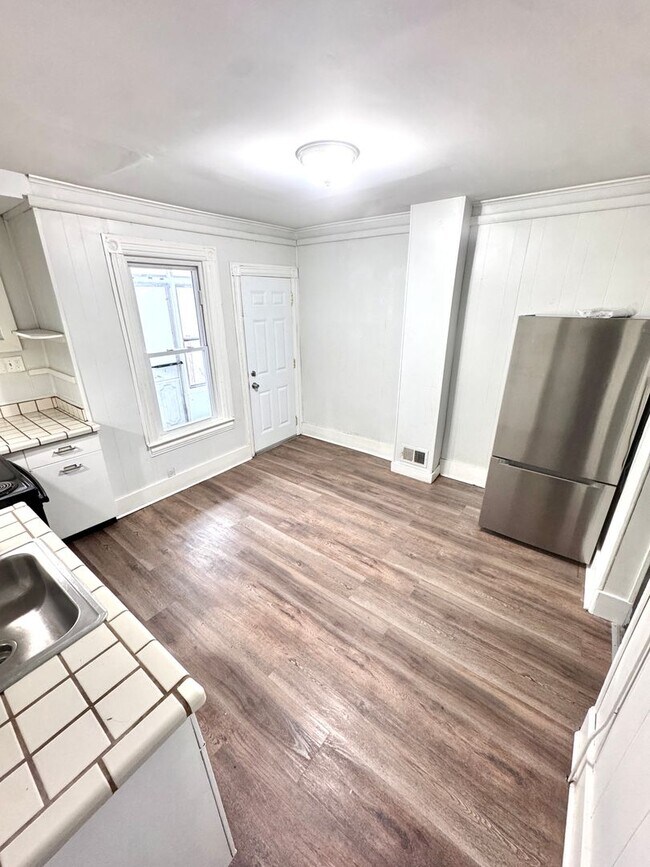 Building Photo - THREE Bedroom/ONE Bath Row Home