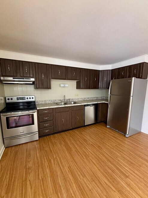 Building Photo - 17 Losson Garden Dr