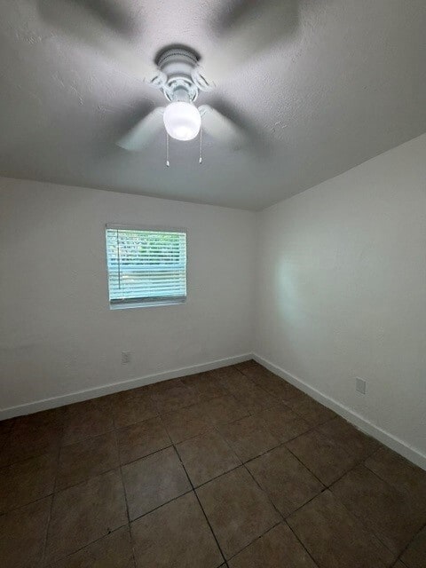 Building Photo - 430 Roseland Dr