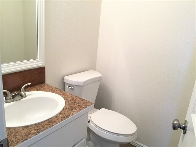 Building Photo - 11060 W Halstead Ct