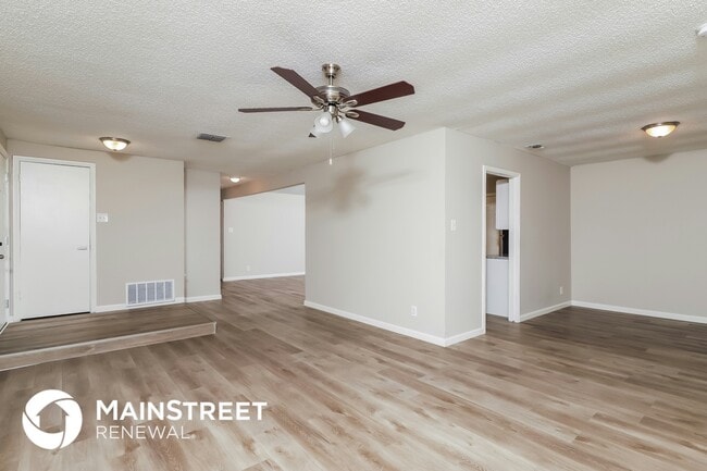 Building Photo - 5934 Lake Bank St