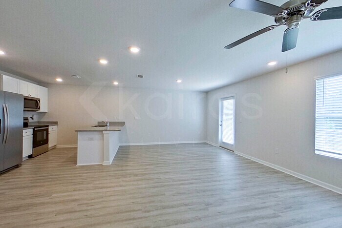 Building Photo - 4746 Malay Cir