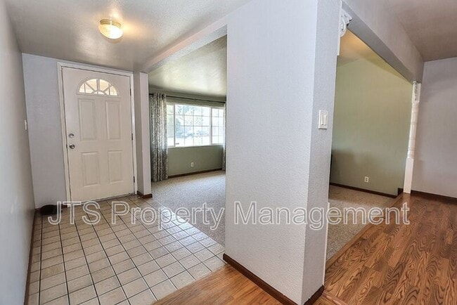 Building Photo - 2128 W La Loma Dr