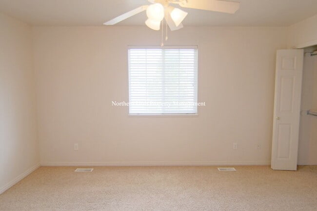 Building Photo - 2 Bed, 1.5 Bath, HVAC