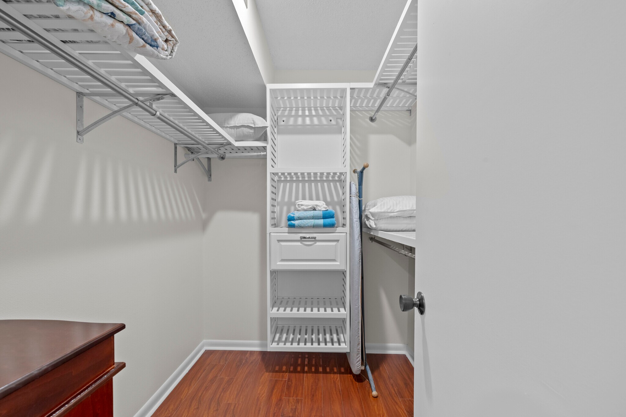 Master Closet - 1104 Benjamin Franklin Dr