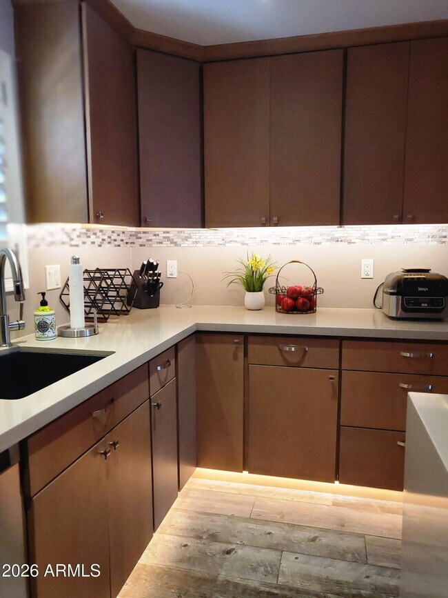 Building Photo - 3737 E Turney Ave