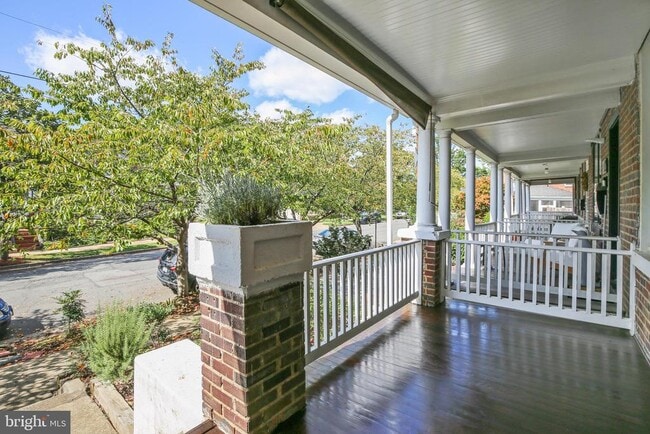 Building Photo - 119 N Peyton St