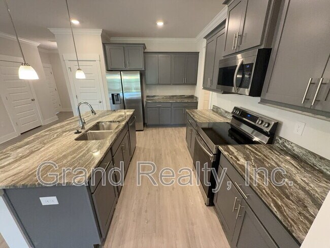 Building Photo - 7016 Whitetail Run Dr
