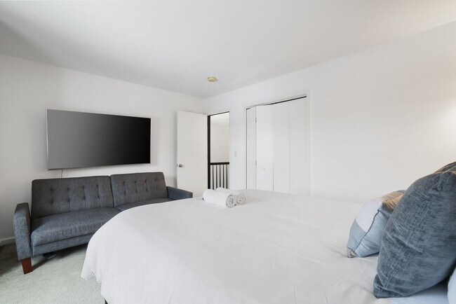 Building Photo - 153 Bull Run