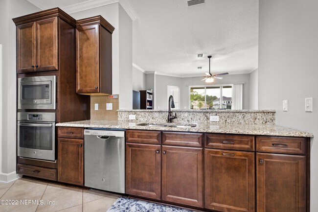 Building Photo - 1042 Southern Hills Dr