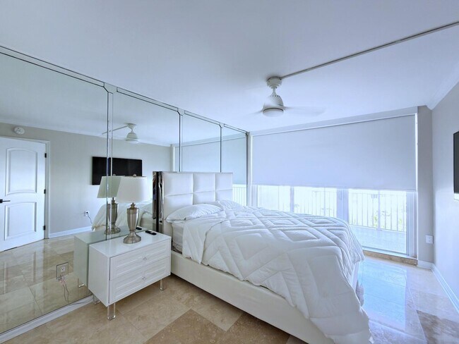 Building Photo - 3546 S Ocean Blvd