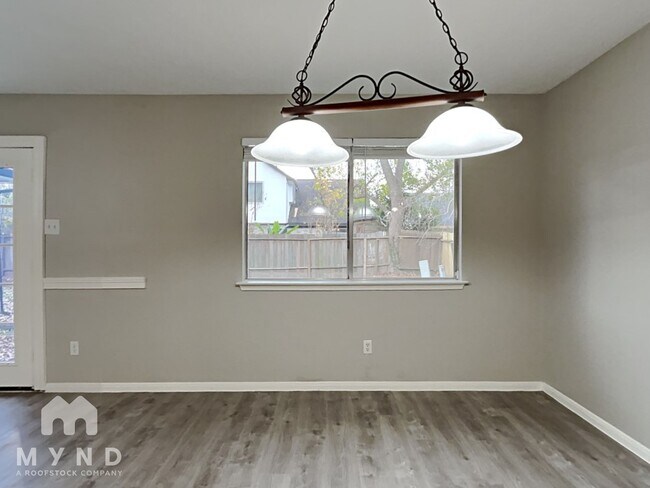 Building Photo - 19931 Bambiwoods Dr