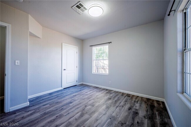 Building Photo - 343 Tungsten St