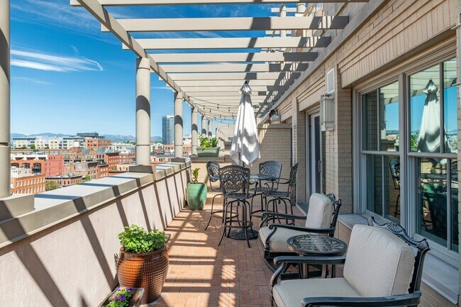 Building Photo - 1560 Blake St