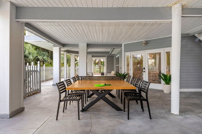 Building Photo - 169 Pompano St