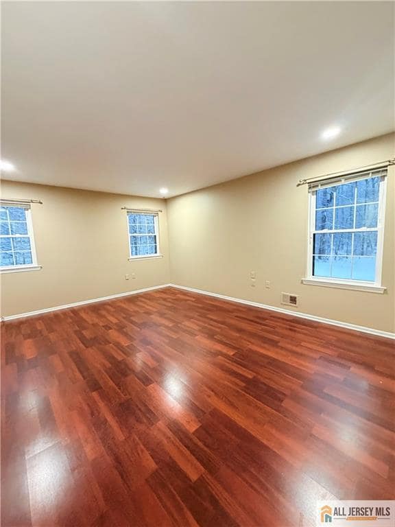 Building Photo - 41 Manor Dr