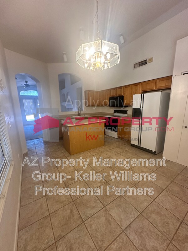 Building Photo - 18221 N 147th Dr