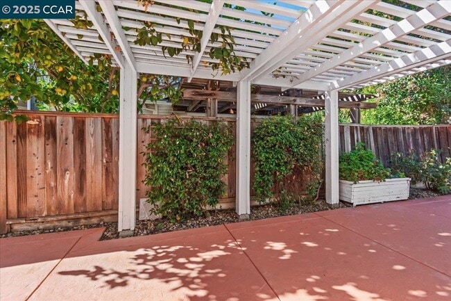 Building Photo - 1156 Tiffany Ln