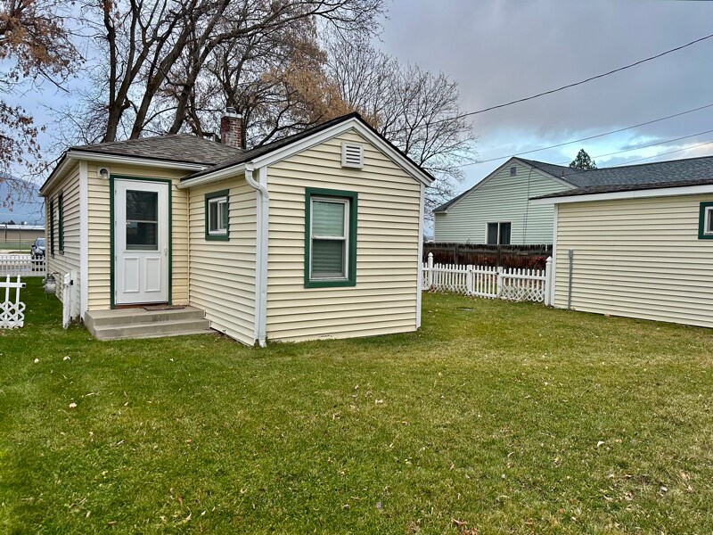 Building Photo - 114 Taulman St