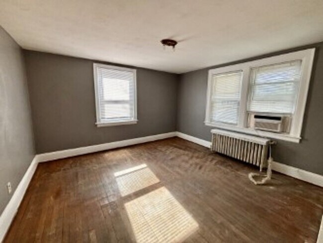 Building Photo - Ingleside