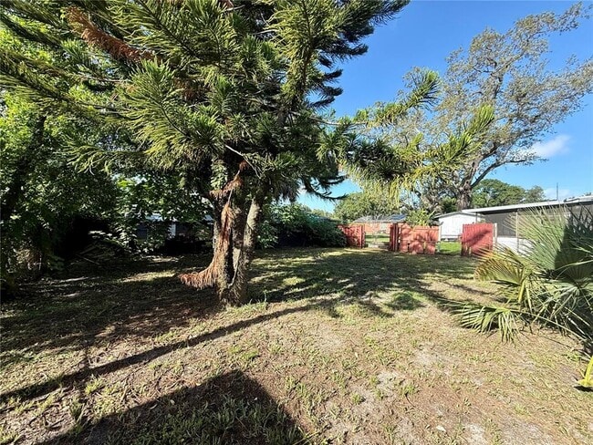 Building Photo - 3505 E Shadowlawn Ave