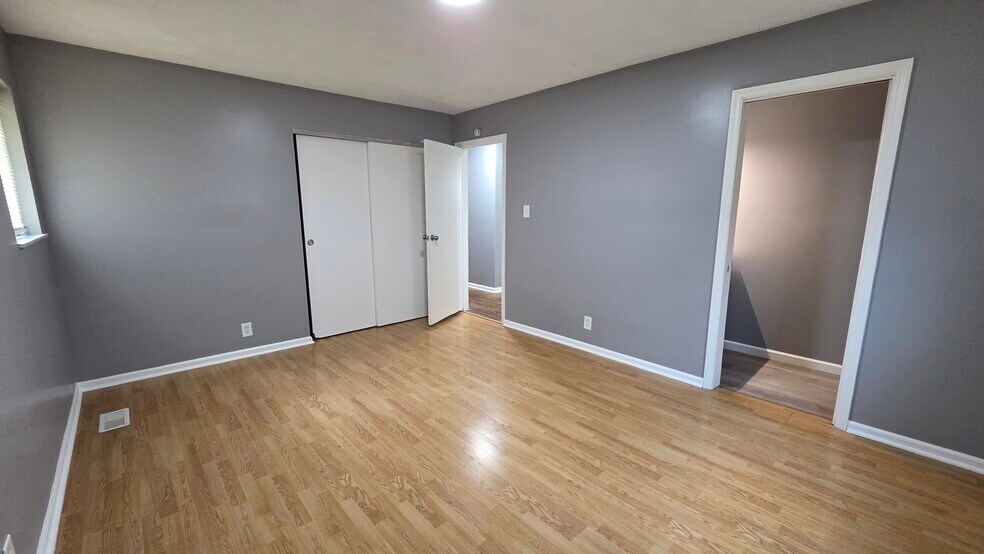 Building Photo - 1380 Catalpa Dr