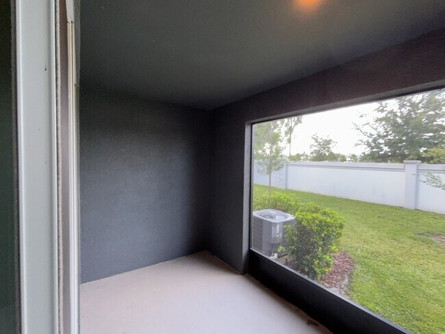 Building Photo - 5227 Dragonfly Dr