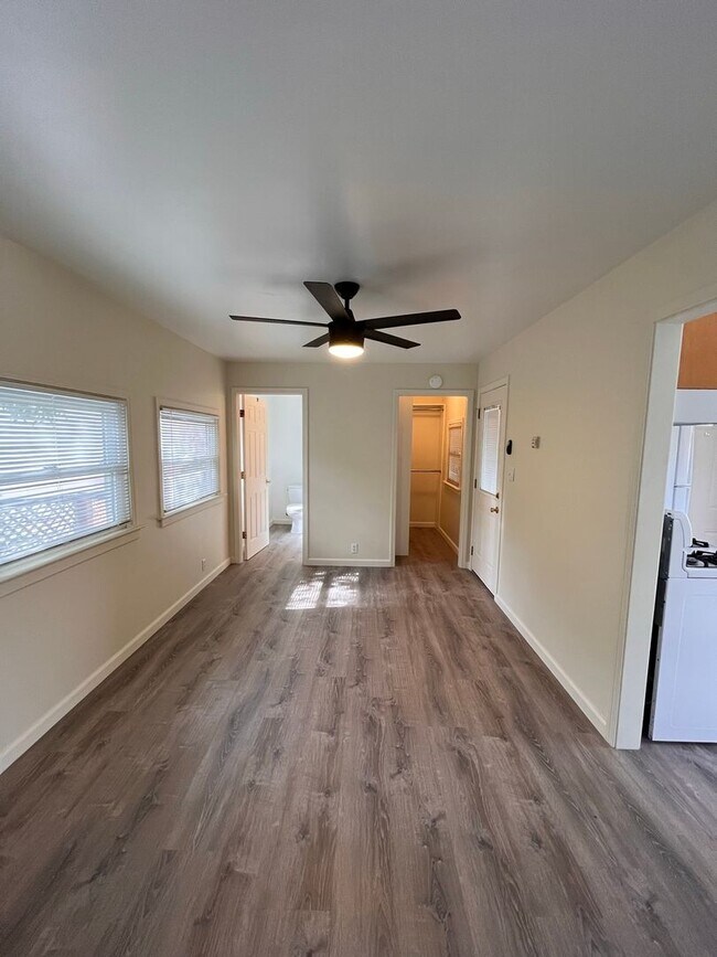 Building Photo - 1265 El Camino Real