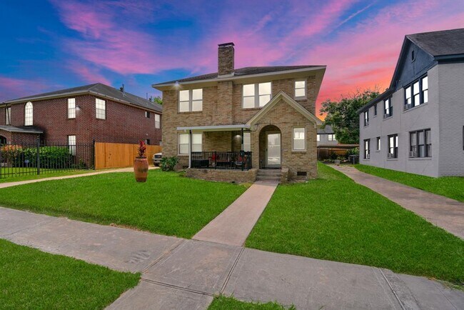 Building Photo - 2622 Rosedale St