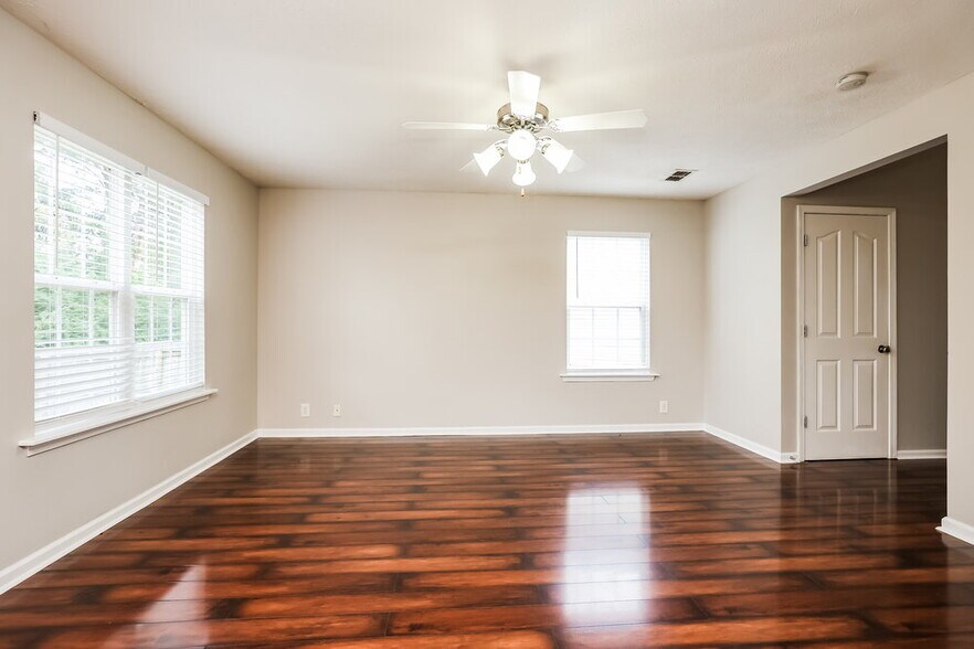 Building Photo - 4905 Ripple Cove