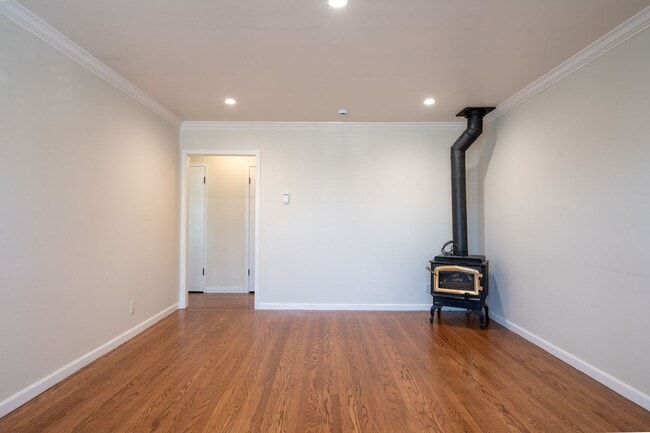 Building Photo - 3834 Colegrove St