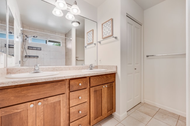 Building Photo - 83 Hoolaau St