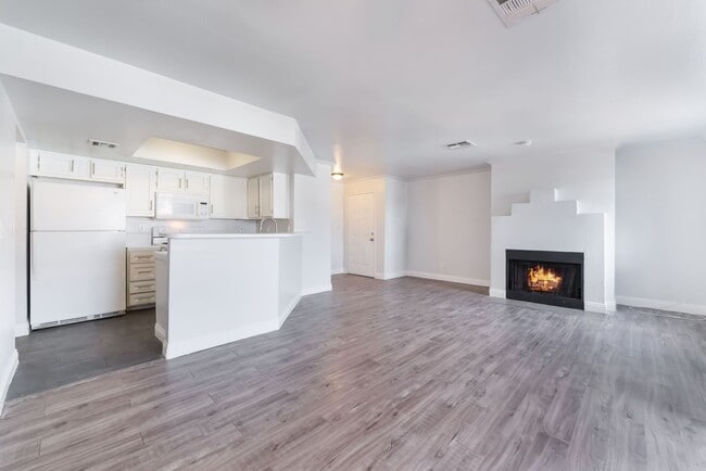 Building Photo - Beautiful fully upgraded 2bd/2ba condo in Boca Park available for immediate move-in!