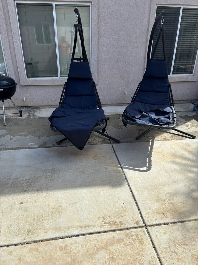 Building Photo - Charming Backyard Studio – All Utilities Included - Even WiFI