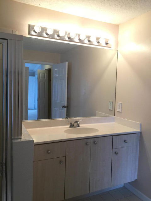 Building Photo - 5900 Azalea Cir