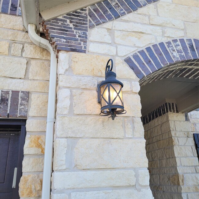 Building Photo - 17685 Martin Crk Ln
