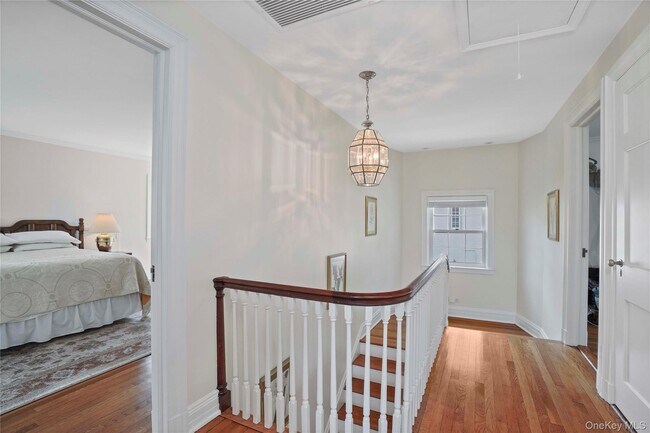 Building Photo - 30 Summit St