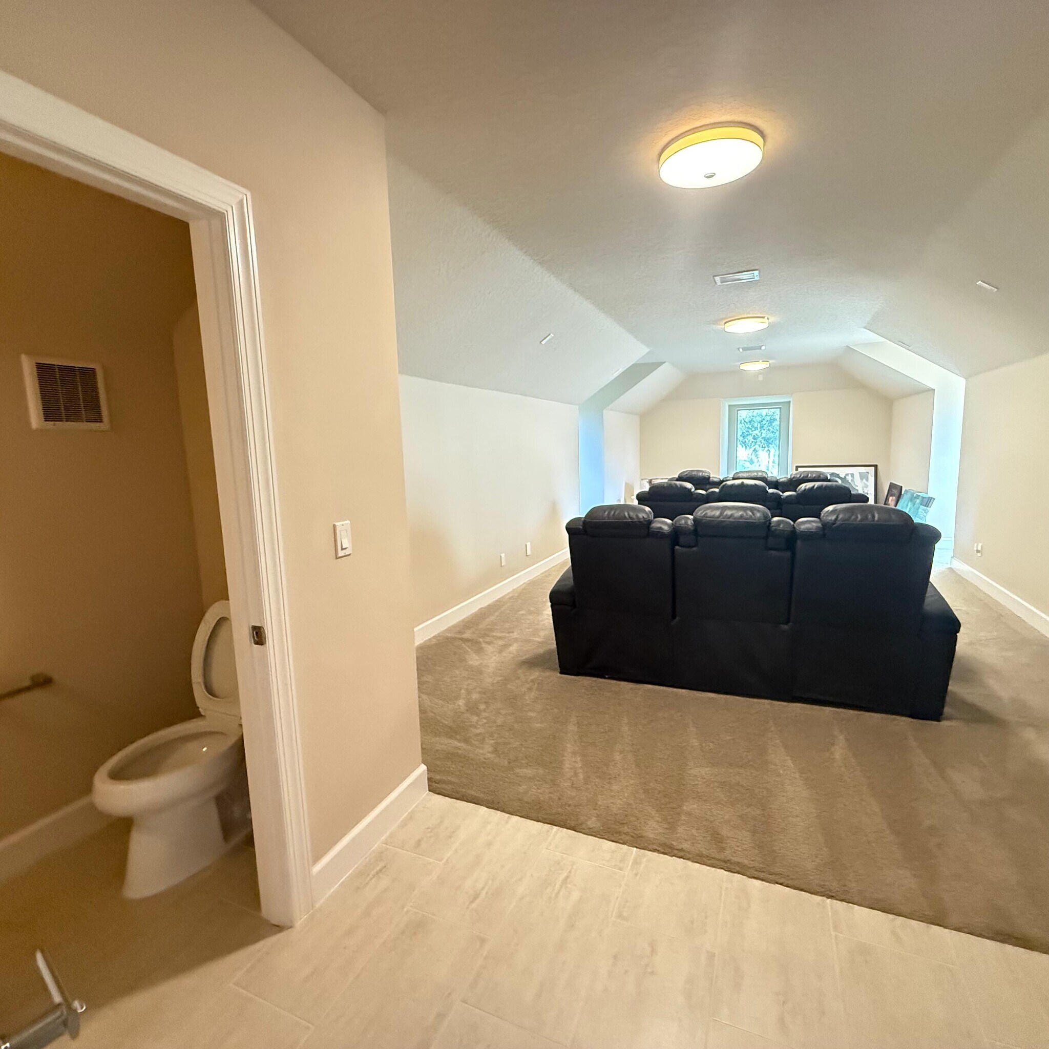 Building Photo - 1 Lionspaw VII Nobles