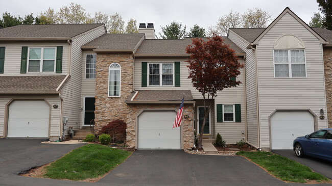 Building Photo - 45 Bristol Ct