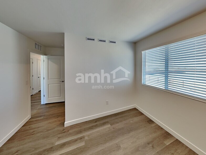 Building Photo - 13144 N Serenity Vly Dr