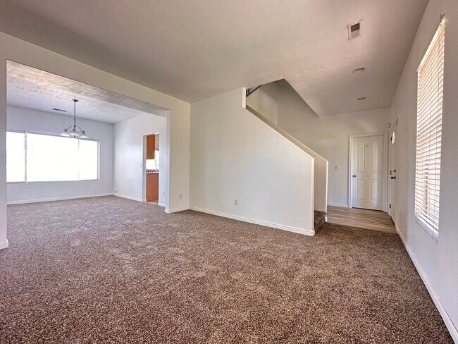 Building Photo - Great Lehi Home Now Available!