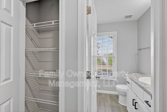 Building Photo - 123 Thousand Oaks Cir